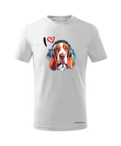 Basset w słuchawkach