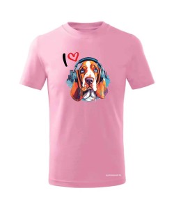 Basset w słuchawkach